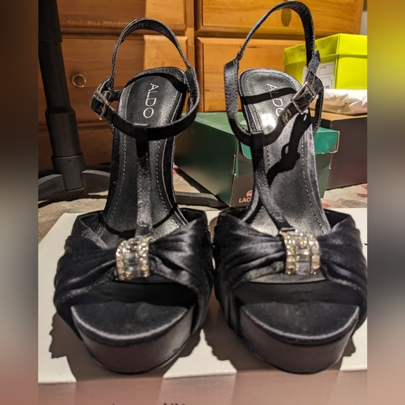 Black Stiletto heels - Picture 2 of 5